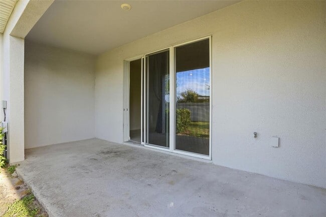 Building Photo - 5323 Dragonfly Dr