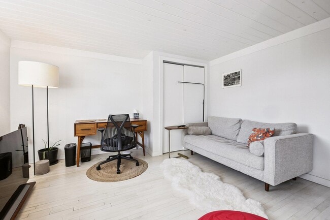 Building Photo - 464 Central Ave