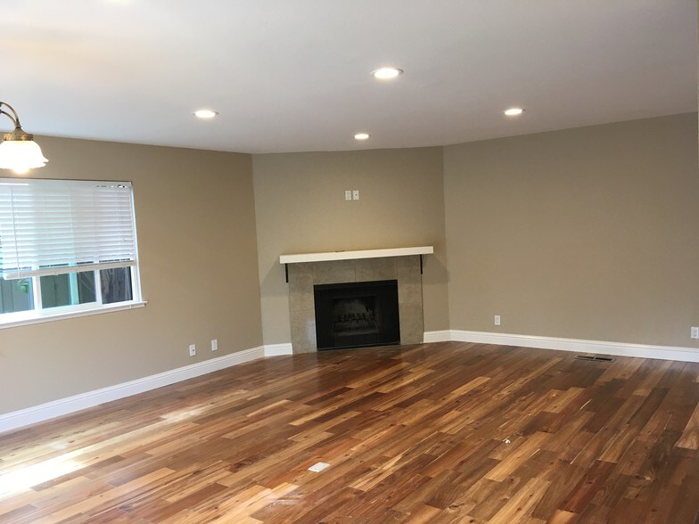 Building Photo - 20296 Pacifica Dr