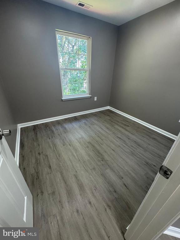 Building Photo - 8216 Dellwood Ct