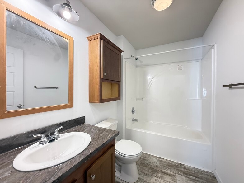 Building Photo - 2018 Lark Ln NW