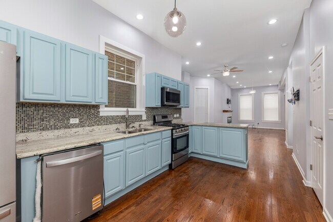 Building Photo - 6543 S Drexel Ave