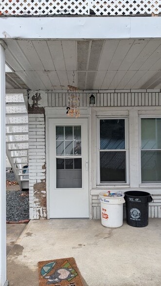 Building Photo - 191 S Meade St