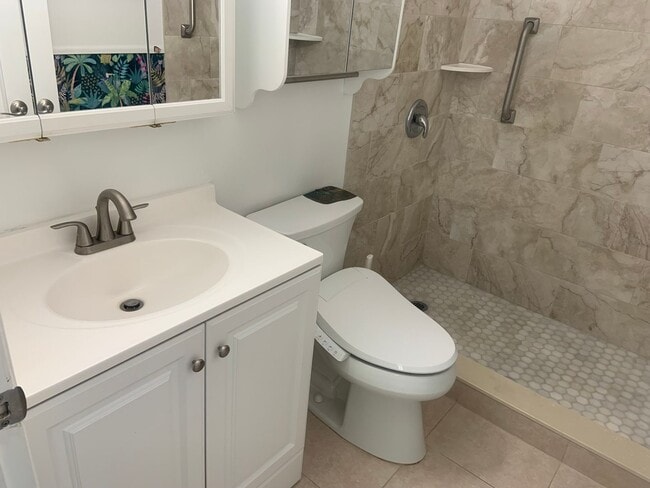 Building Photo - Coquina Key Condo