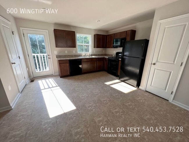 Building Photo - Brand new Home in Cobbler's Valley!