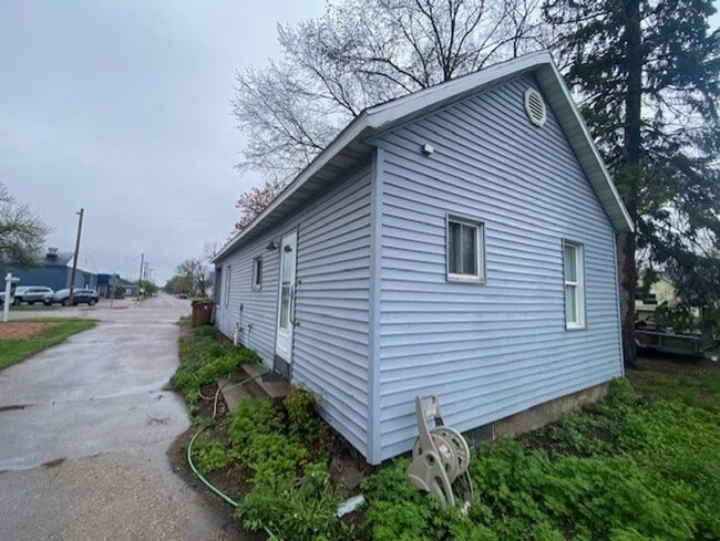 Building Photo - 2233 Illinois Ave