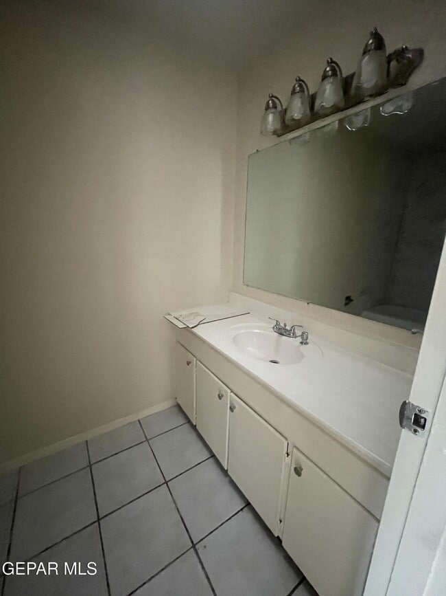 Building Photo - 10902 Bywood Dr