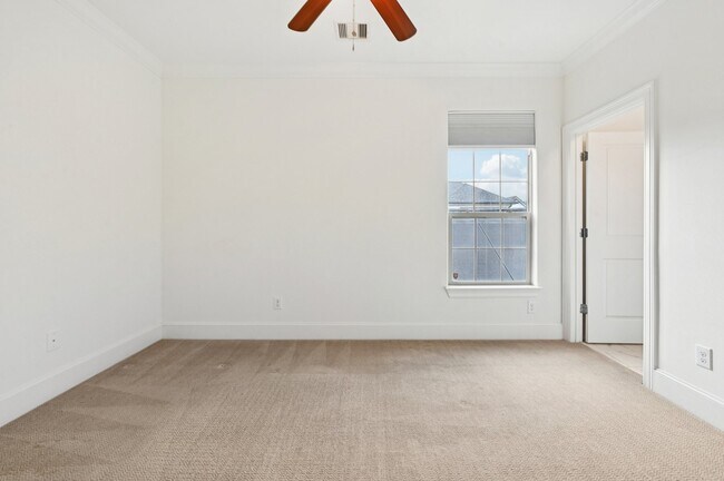 Building Photo - 5636 Kiam St