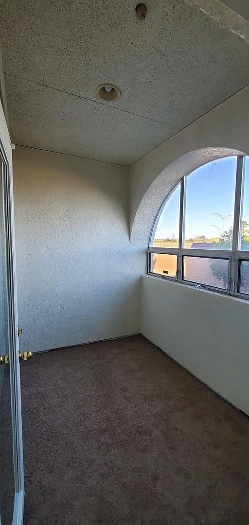 Building Photo - Townhome in the Peninsula's Most Walkable ...