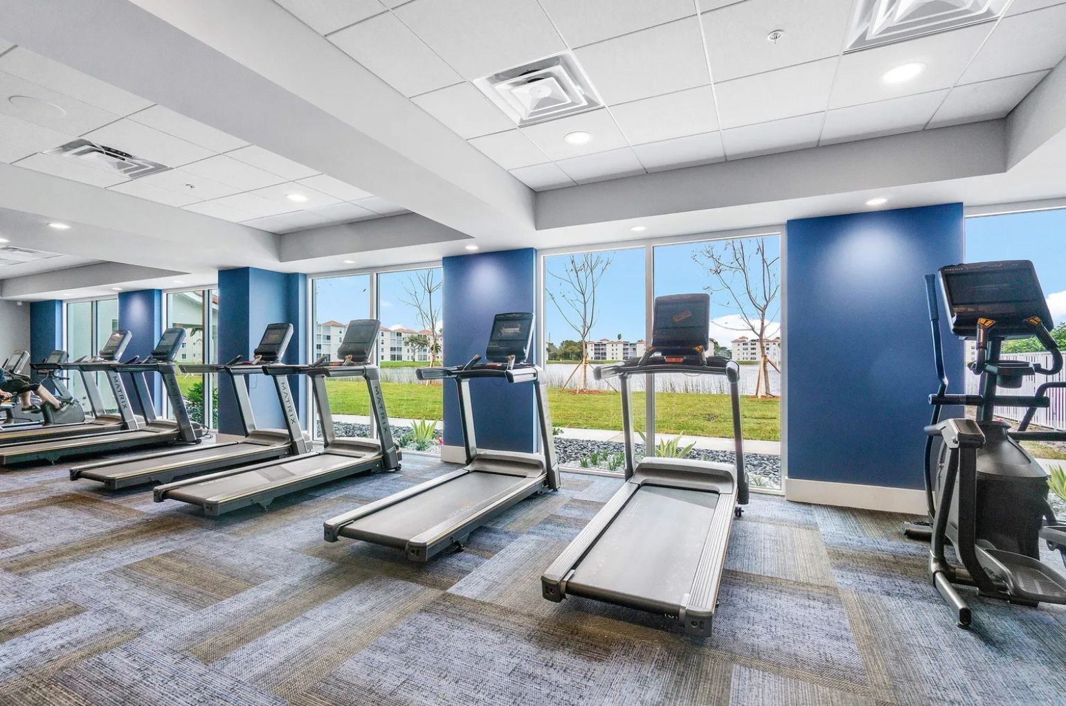 Building Photo - 6539 Royal Manor Cir