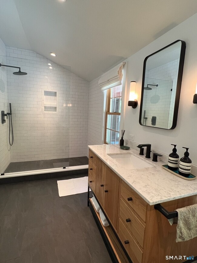 Building Photo - 41 Frenchmans Rd