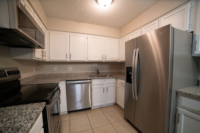 Building Photo - 2BR 2 Bed Condo in Green Mountain - Denver...