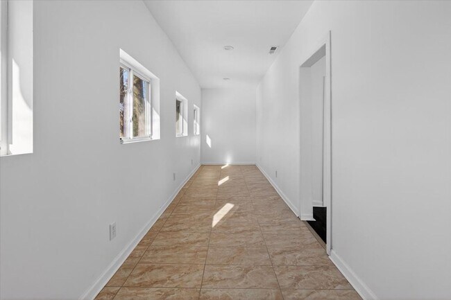 Building Photo - 2250 N Capitol Ave