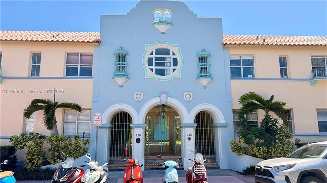 Building Photo - 736 13th St