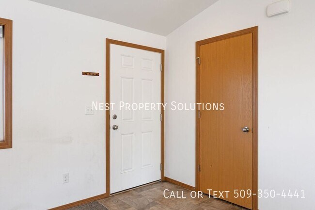 Building Photo - 1317 W Electra St