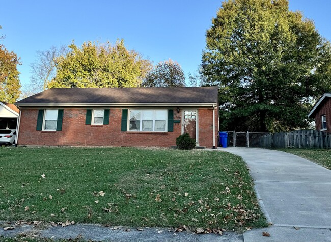 Building Photo - 2470 Millbrook Dr