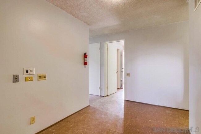 Building Photo - 631 San Gorgonio St