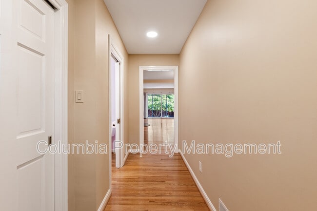 Building Photo - 706 6th St SW