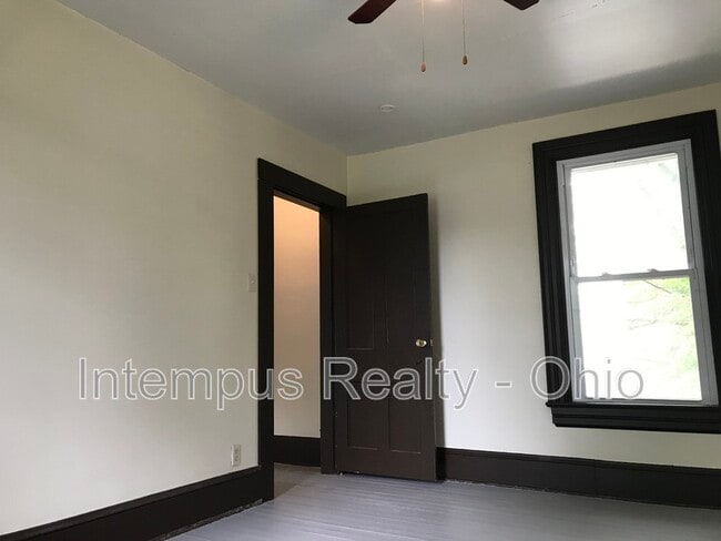 Building Photo - 236 E William St