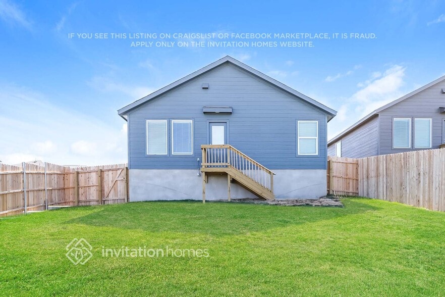 Building Photo - 3226 Roslyn Grist