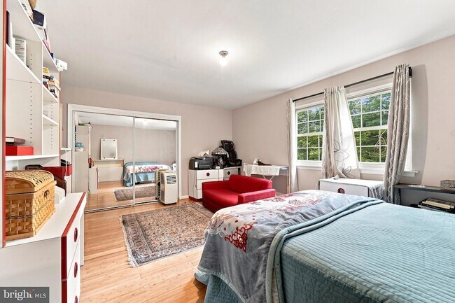 Building Photo - 315 Pheasant Hill Dr