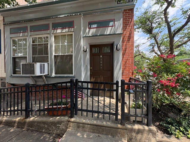 Building Photo - 1637 Haworth St