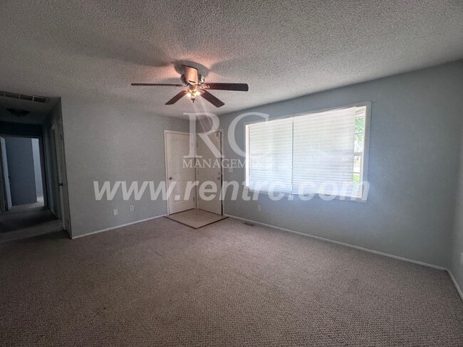 Building Photo - 917 Timberline-