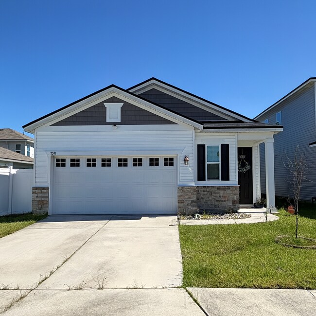 Primary Photo - Spacious & Modern Layout – Perfect for Ent...