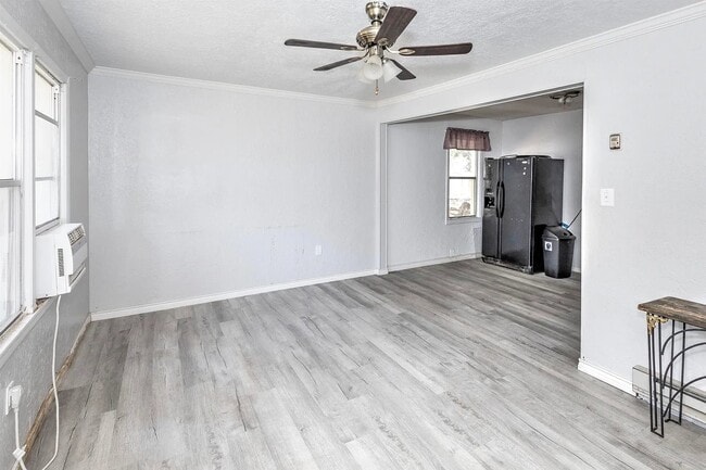 Building Photo - 606 N I St