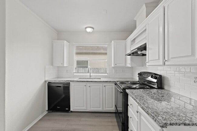 Building Photo - 11703 Greenglen Dr