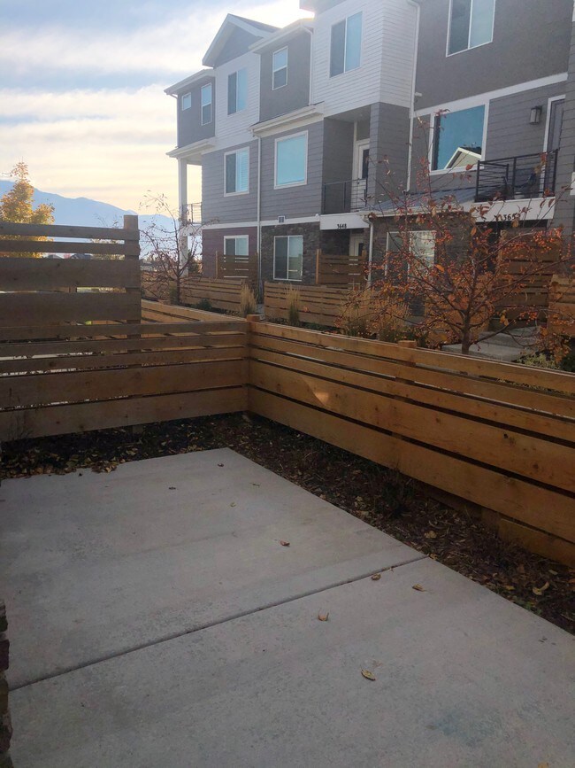 Fenced and gated patio at front door - 3657 W Sunrise Sky Ln
