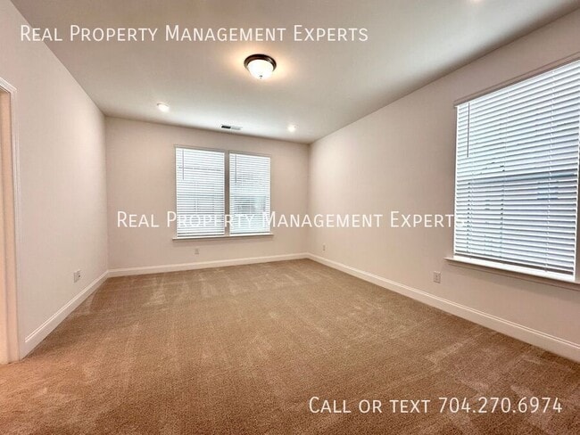 Building Photo - 15328 Ballancroft Pkwy