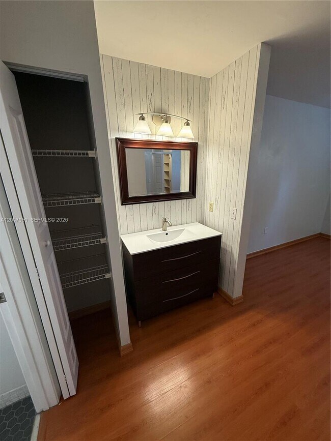 Building Photo - 10661 SW 113th Pl