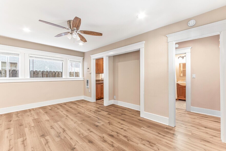 Building Photo - 1460 Gaviota Ave