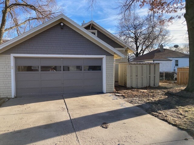 Building Photo - 1408 W Koenig St