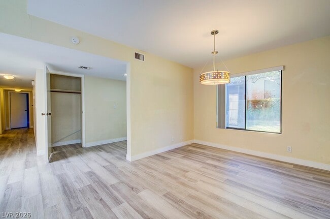 Building Photo - 2574 Pera Cir