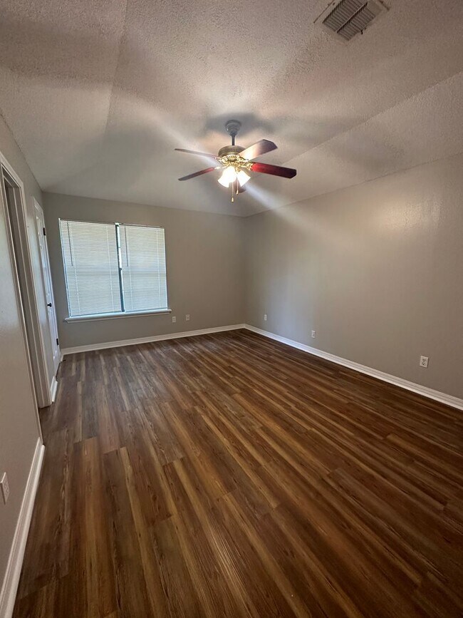 Building Photo - *2426 Brookhaven Drive