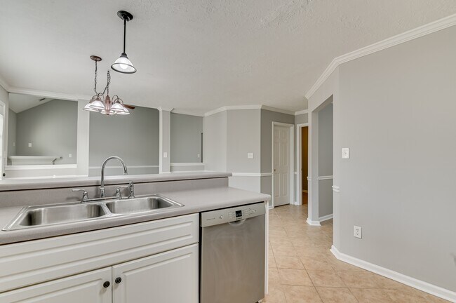 Building Photo - 7635 Pleasantville Way