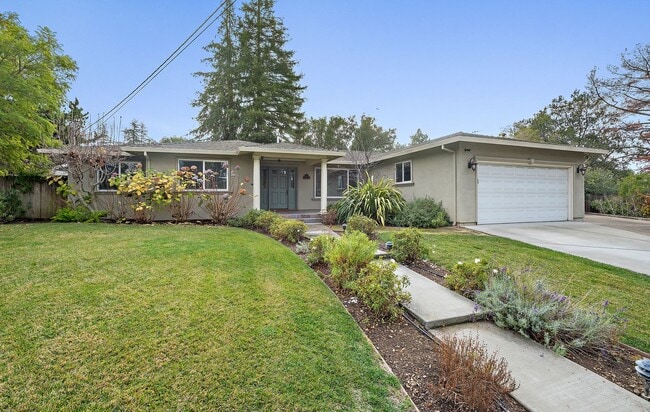 Primary Photo - Beautiful 4/2 Executive Home with Cupertin...