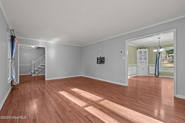 Building Photo - 215 Canterbury Rd