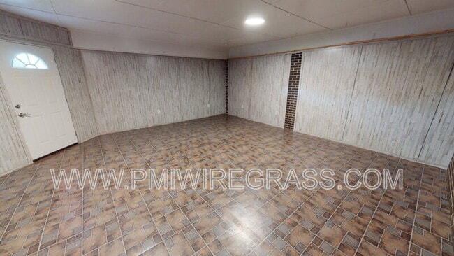 Building Photo - 203 Gilbert St