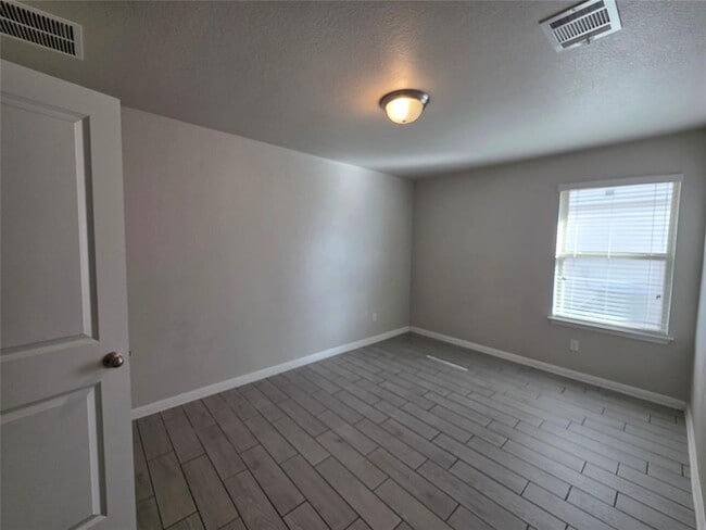 Building Photo - 19024 Kimberlite Dr