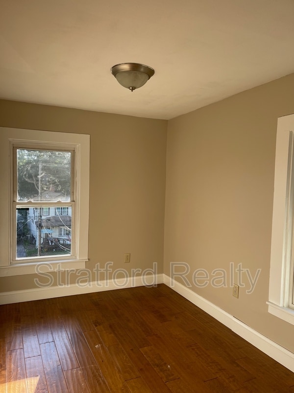Building Photo - 509 Willis Ave