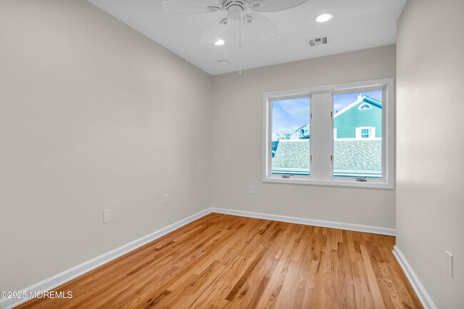 Building Photo - 525 Washington Blvd