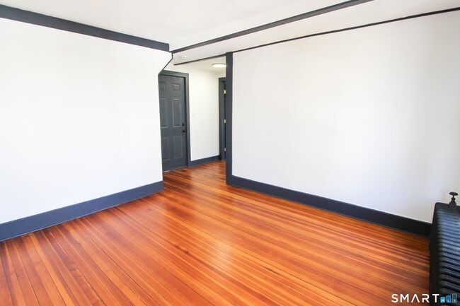 Building Photo - 883 Worthington Ridge