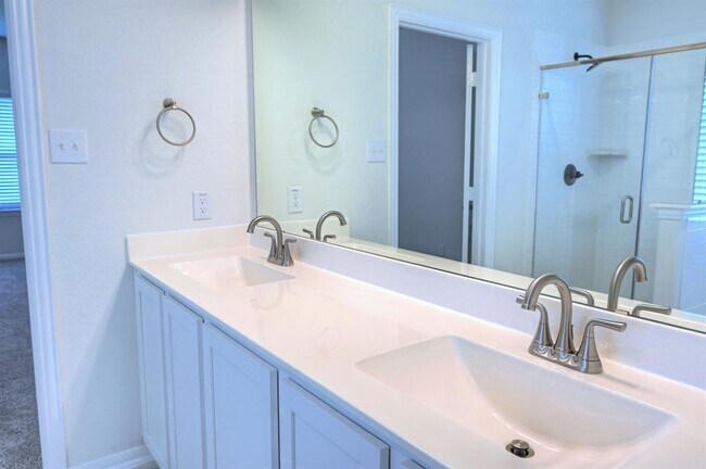 Building Photo - 22234 Delphin Grv Dr