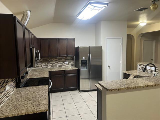 Building Photo - 6949 Sylvan Meadows Dr