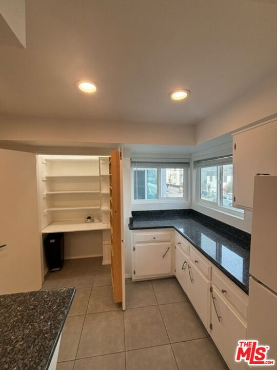 Building Photo - 24 Lighthouse St