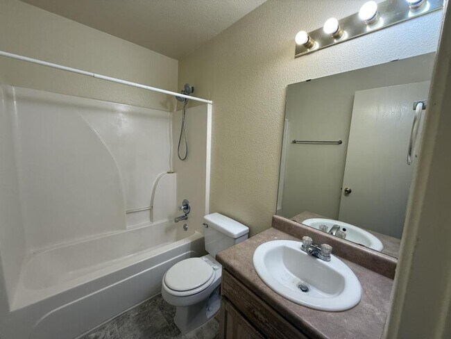 Building Photo - 2811 Cantabrian Dr
