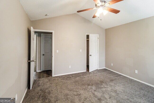Building Photo - 1613 Picadilly Ct NE